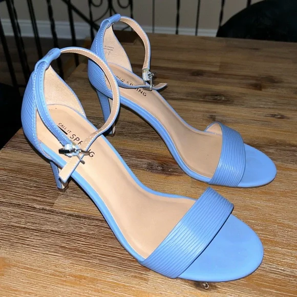 Powder blue heels - Picture 2 of 4
